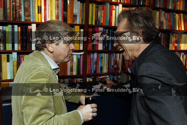 Amsterdam 22 maart 2010
Rosalie v Breemen met haar nieuwe vriend bij de presentatie van haar nieuwe boek in Amsterdam. Frits Barend en jan mulder
Peter Smulders bv