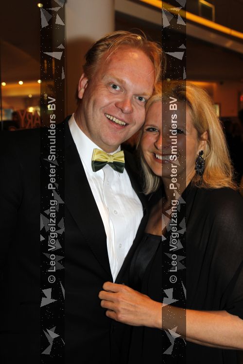 Scheveningen 11 april 2010
Premiere Mary Poppins in het circustheater met Noortje Herlaar en William Spaay Maike Boerdam en Hugo Haenen. Frits Huffnagels met een kennis
Peter Smulders bv