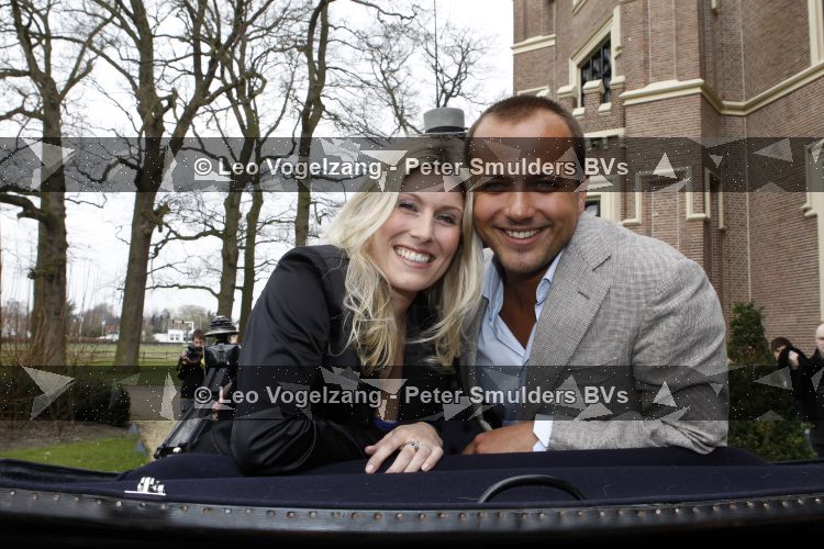 Barneveld 22 maart 2010
Presentatie de gelaarsde kat in kasteel Barneveld met Geert Hoes en Maud Mulder.
Peter Smulders bv