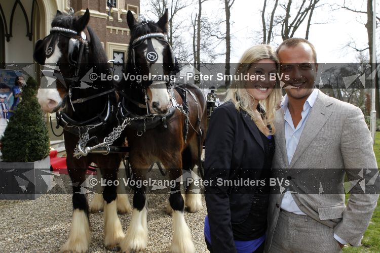 Barneveld 22 maart 2010
Presentatie de gelaarsde kat in kasteel Barneveld met Geert Hoes en Maud Mulder.
Peter Smulders bv