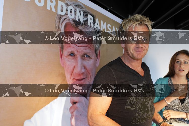 Amsterdam 30 maart 2010
Gordon ramsay signeert boeken bij de bijenkorf.
Peter Smulders bv