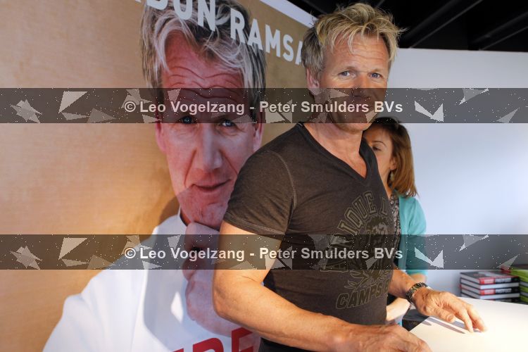 Amsterdam 30 maart 2010
Gordon ramsay signeert boeken bij de bijenkorf.
Peter Smulders bv