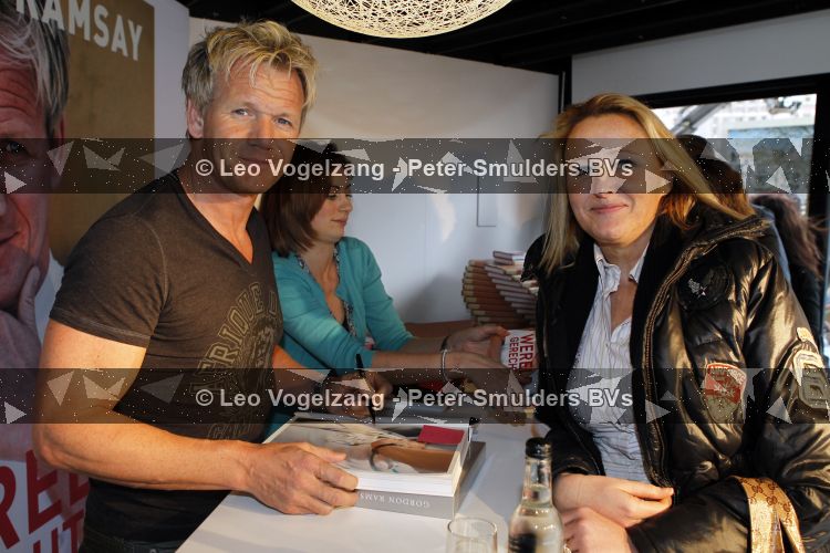 Amsterdam 30 maart 2010
Gordon ramsay signeert boeken bij de bijenkorf.
Peter Smulders bv