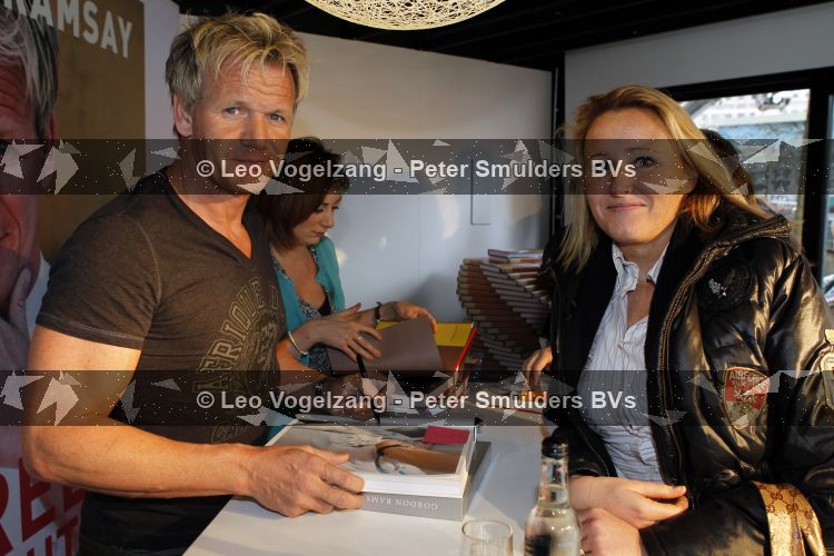 Amsterdam 30 maart 2010
Gordon ramsay signeert boeken bij de bijenkorf.
Peter Smulders bv