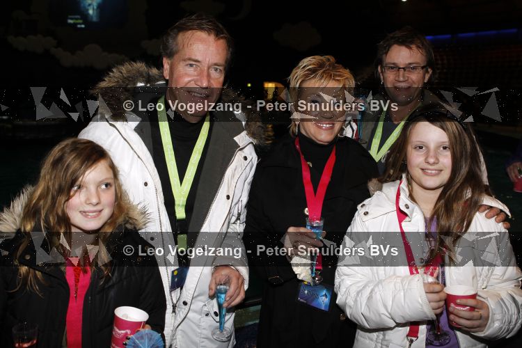 Harderwijk 20 maart 2010
Premiere show in het dolfinarium. Hanny en Ton Veerkamp met zoon en kleinkinderen
Peter Smulders bv