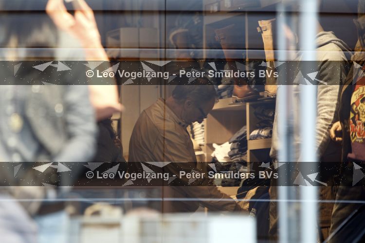 Amsterdam 29 maart 2010
Hans Dulfer doet boodschappen op de pc hooftstraat.
Peter Smulders bv