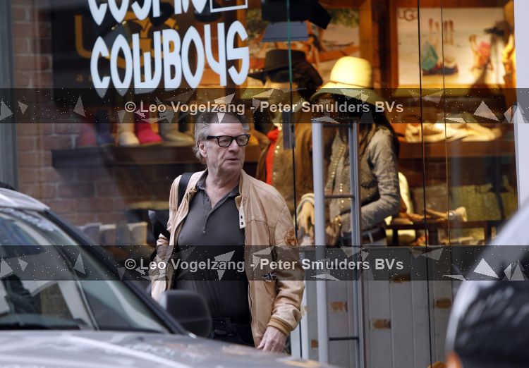 Amsterdam 29 maart 2010
Hans Dulfer doet boodschappen op de pc hooftstraat.
Peter Smulders bv