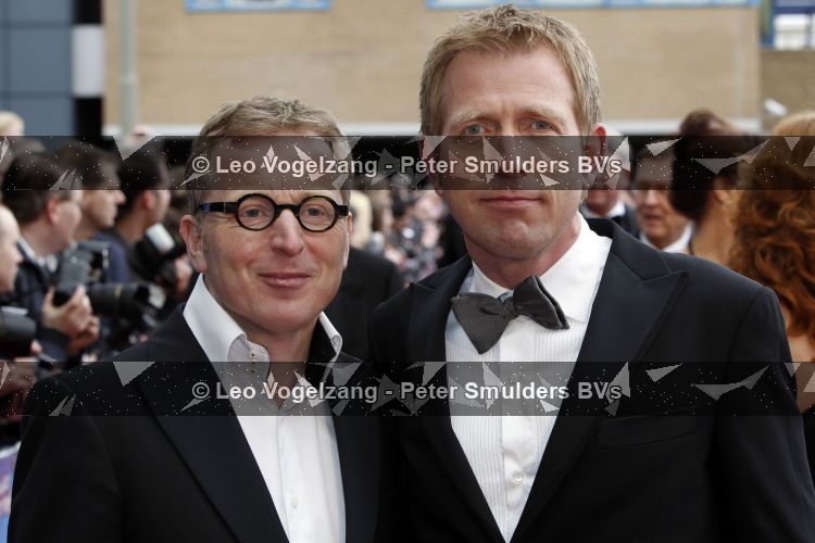 Scheveningen 11 april 2010
Premiere Mary Poppins in het circustheater. Harm Edens met vriend
Peter Smulders bv