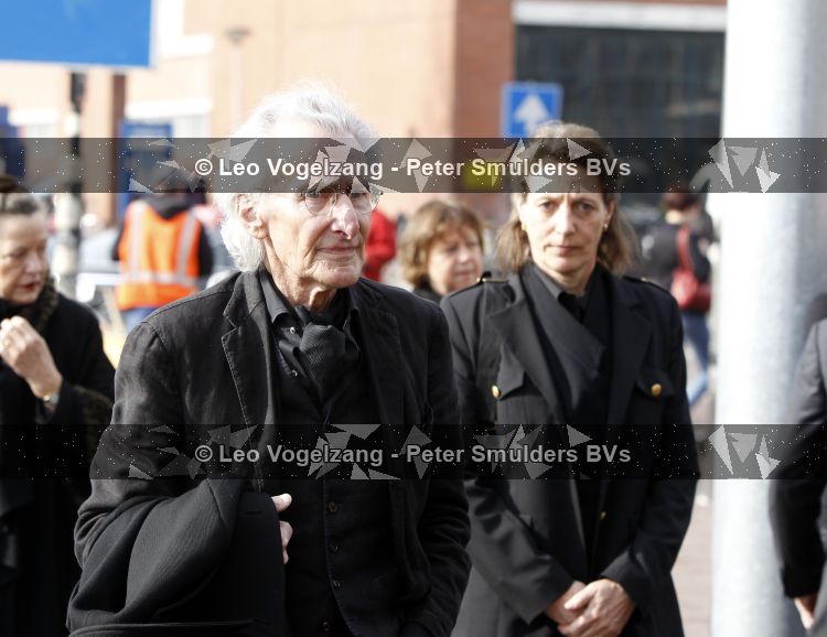 Amsterdam 18 maart 2010
Herdenkingsdienst Hans v Mierlo in Amsterdam. harry Mulisch met vrouw
Peter Smulders bv