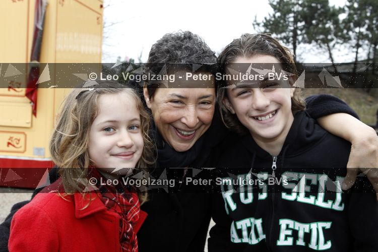 Harderwijk 20 maart 2010
Premiere show in het dolfinarium.Heddy Lester met kleinkinderen
Peter Smulders bv