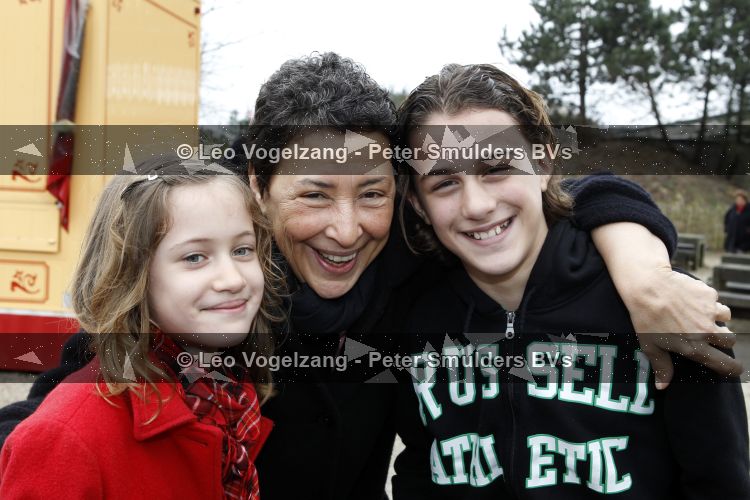 Harderwijk 20 maart 2010
Premiere show in het dolfinarium.Heddy Lester met kleinkinderen
Peter Smulders bv