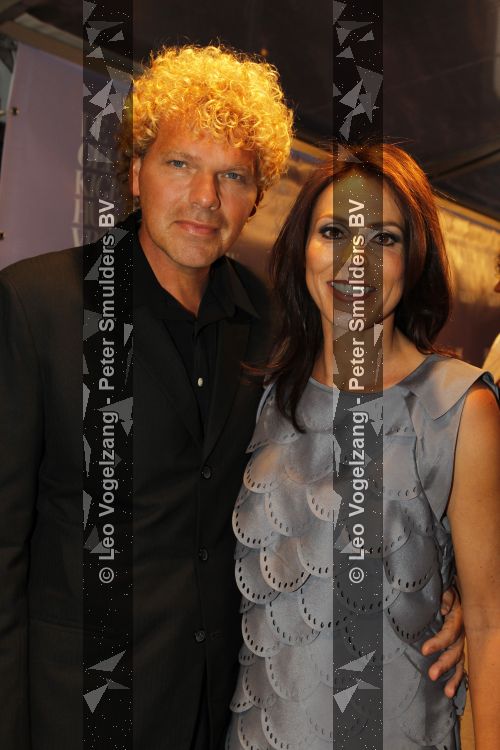 Amsterdam 12 april 2010
Premiere de gelukkige huisvrouw in Tuschinski. Heleen en Ton v Royen met kinderen
Peter Smulders bv