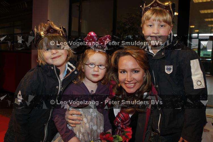 Amsterdam 1 april 2010
Premiere disney on ice in de rai. Helga v Leur met kinderen
Peter Smulders bv