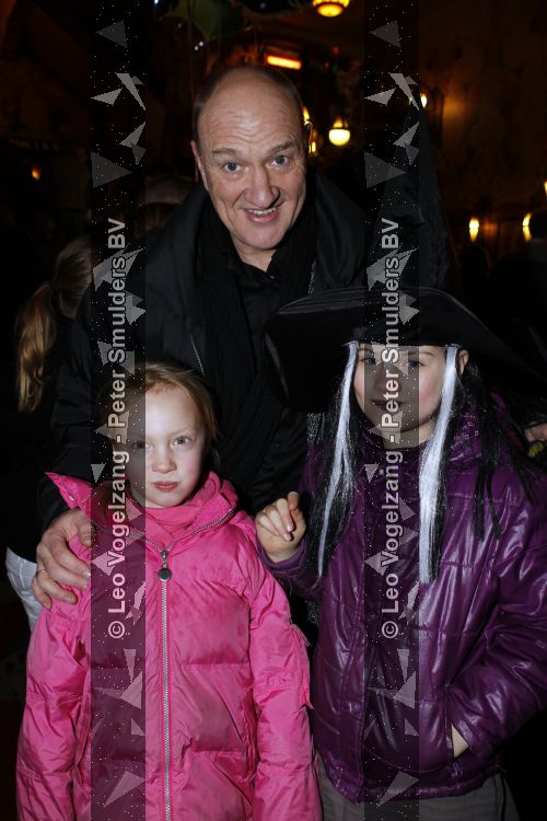 Amsterdam 14 maart 2010
Prtemiere nanny Mc Fee in tuschinski. Henk Poort met dochters
Peter Smulders bv