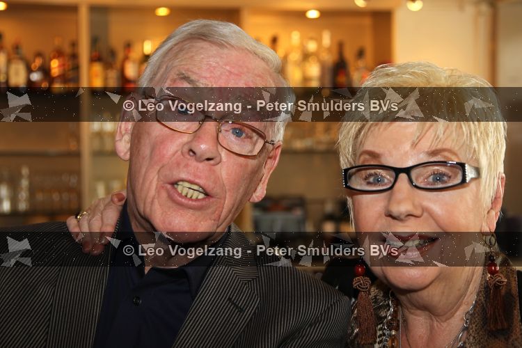 Oud Loosdrecht, 11 Maart 2010
Receptie t.g.v. 50 jaar artiest zijn van Anneke Gronloh
Herman Stok met partner
Foto Peter Smulders BV