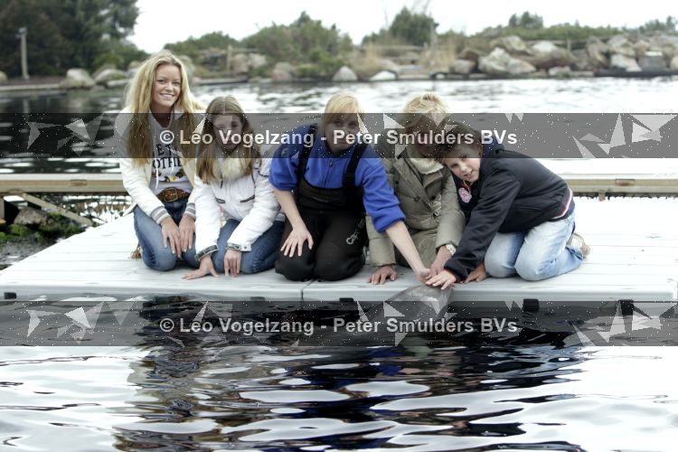 Harderwijk 20 maart 2010
Inge de Bruijn met neefje nichtje en moeder bij dolfinarium.
Peter Smulders bv