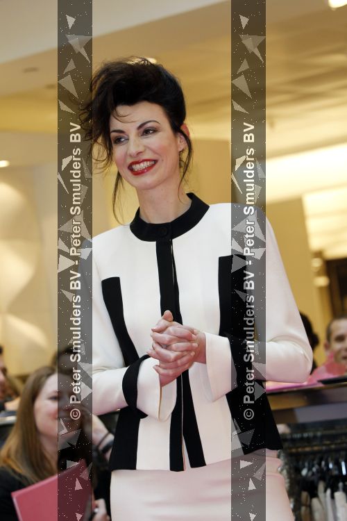 Amsterdam 14 maart 2010
Modeshow in de bijenkorf met diversen Bn ers voor Orange Babies. Irene v d Laar
Peter Smulders bv
