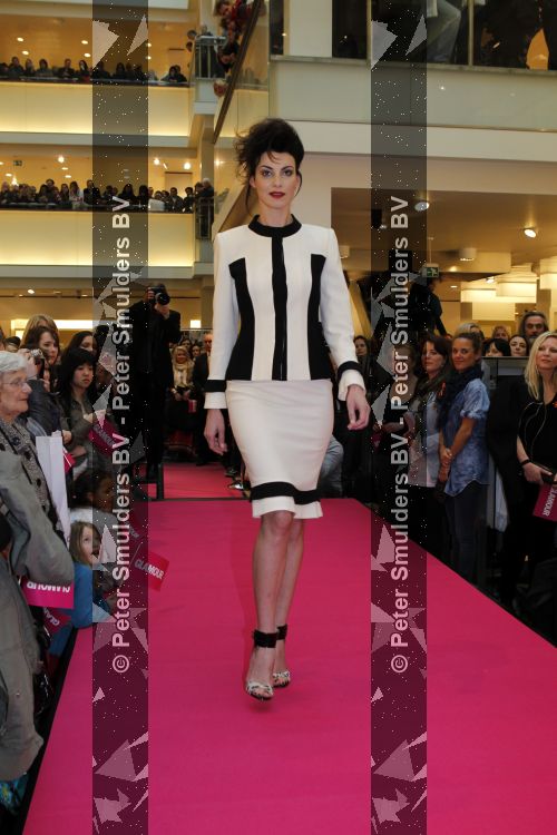 Amsterdam 14 maart 2010
Modeshow in de bijenkorf met diversen Bn ers voor Orange Babies. Irene v d Laar
Peter Smulders bv