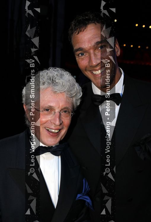 Scheveningen 11 april 2010
Premiere Mary Poppins in het circustheater met Noortje Herlaar en William Spaay Maike Boerdam en Hugo Haenen. Jacques d Ancona met vriend Hans
Peter Smulders bv