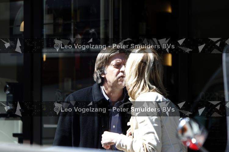 Amsterdam 15 april 2010
Jan Dirk Paarlberg aan het winkelen met zijn vrouw op de pc hooftstraat.
Peter Smulders bv