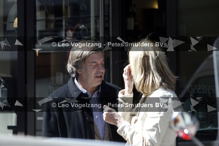Amsterdam 15 april 2010
Jan Dirk Paarlberg aan het winkelen met zijn vrouw op de pc hooftstraat.
Peter Smulders bv