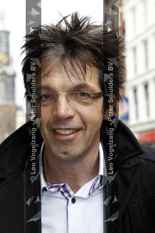 Amsterdam 14 maart 2010
Prtemiere nanny Mc Fee in tuschinski. Jan Douwe Kroeske met dochters
Peter Smulders bv