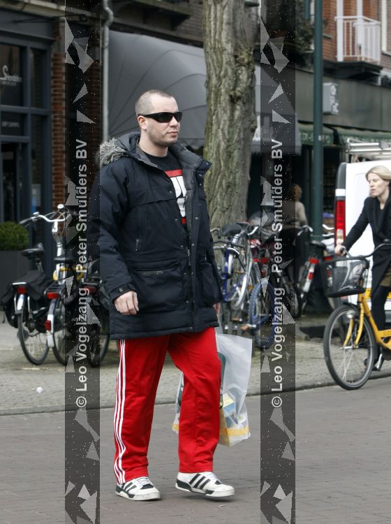 Amsterdam 16 maart 2010
Jeroen v Koningsbrugge op straat in trainingsbroek.
Peter Smulders bv