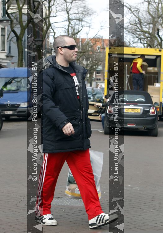 Amsterdam 16 maart 2010
Jeroen v Koningsbrugge op straat in trainingsbroek.
Peter Smulders bv