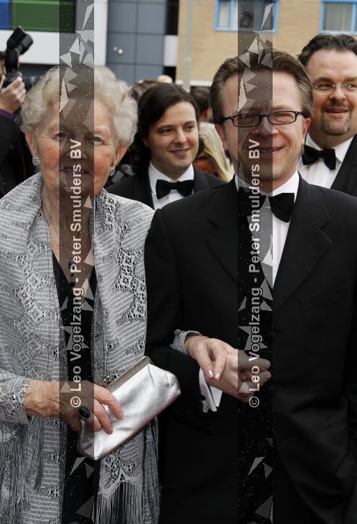 Scheveningen 11 april 2010
Premiere Mary Poppins in het circustheater. zus Joop v d Ende
Peter Smulders bv
