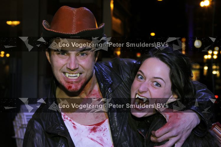 Amsterdam 27 maart 2010
Vampire feest in de schouwburg van Amsterdam. Joris Putman met zijn vriendin
Peter Smulders bv