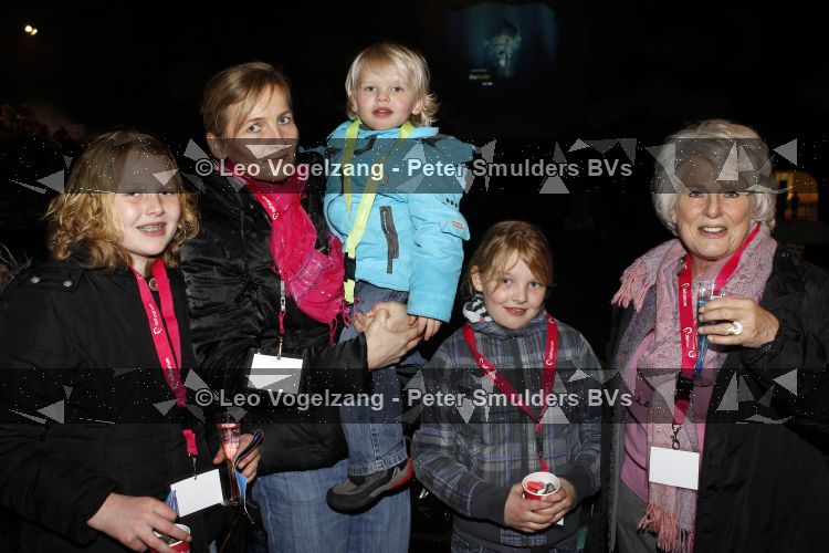 Harderwijk 20 maart 2010
Premiere show in het dolfinarium. Karla Peijs met dochter en kleinkinderen
Peter Smulders bv