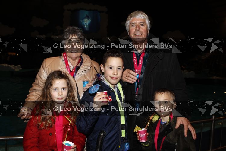 Harderwijk 20 maart 2010
Premiere show in het dolfinarium. Klaas Wilting met vrouw en kleinkinderen
Peter Smulders bv