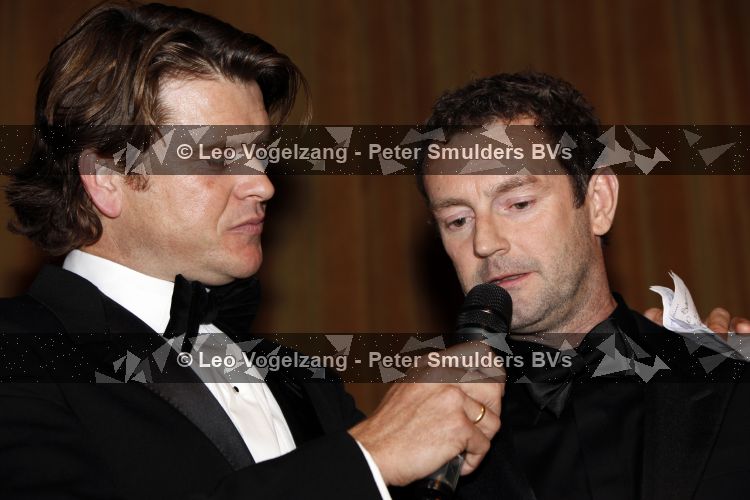 Amsterdam 16 november 2009
Premiere komt een vrouw bij de dochter in Tuschinski. Kluun met Beau v Erven Dorens
Peter Smulders bv
