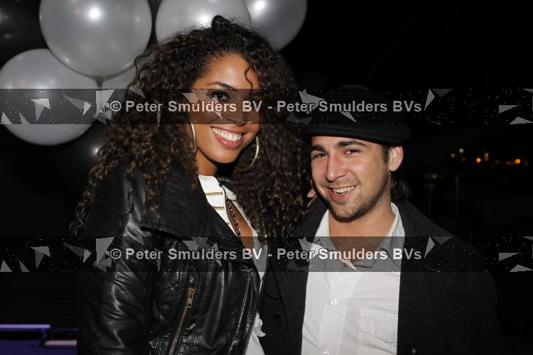 Amsterdam 18 maart 2010
Wesley Sneijders heeft voor zijn vrouw Yolanthe Cabau v Kasbergen een surprise feest georganiseerd voor haar 25 e verjaardag op de supperclub boot. Ze slapen in het Amstel hotel. Lauretta Gerards met vriend
Peter Smulders bv