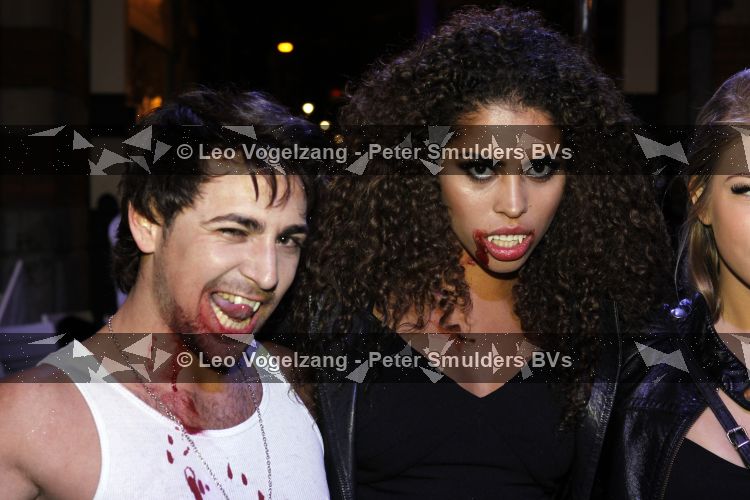 Amsterdam 27 maart 2010
Vampire feest in de schouwburg van Amsterdam. Lauretta Gerards met vriend en vriendinnen
Peter Smulders bv