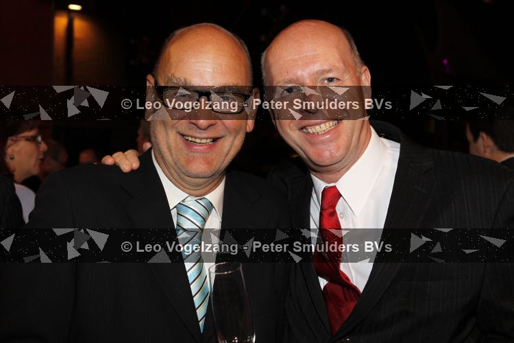 Amsterdam 17 maart 2010
Presentatie vliegmaatschappij EMirates in de beurs v Berlage. Leo v d Goot met man Cilly dartell
Peter Smulders bv