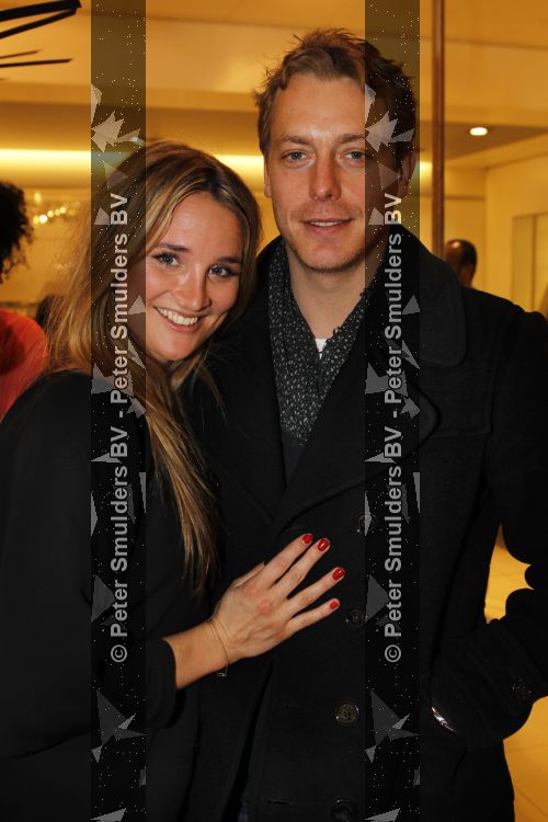Amsterdam 14 maart 2010
Modeshow in de bijenkorf met diversen Bn ers voor Orange Babies. Mark v Eewuen komt bij Lieke v Lexmond kijken
Peter Smulders bv