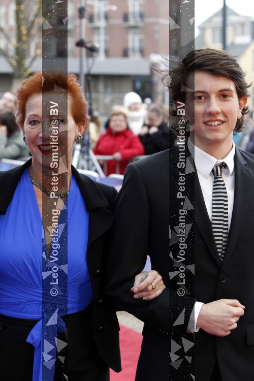 Scheveningen 11 april 2010
Premiere Mary Poppins in het circustheater. Loes Luca met zoon
Peter Smulders bv