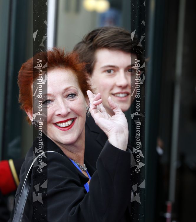 Scheveningen 11 april 2010
Premiere Mary Poppins in het circustheater. Loes Luca met zoon
Peter Smulders bv