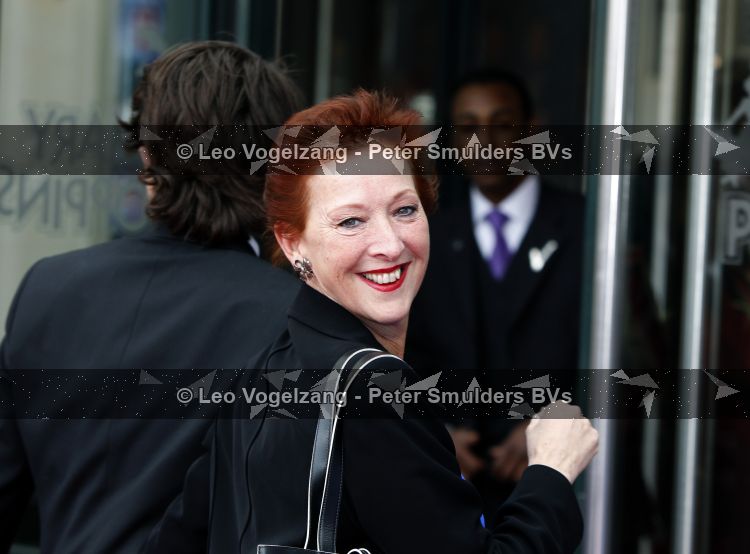 Scheveningen 11 april 2010
Premiere Mary Poppins in het circustheater. Loes Luca met zoon
Peter Smulders bv