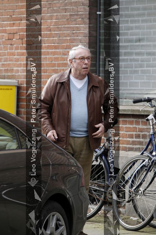 Amsterdam 24 maart 2010
Louis v Dijk doet boodschappen op de cornelis schuytstraat
Peter Smulders bv