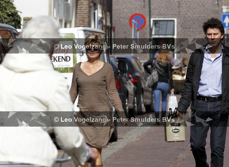 Monnickendam 25 maart 2010
Marc Klein Essink en Ella v Rumpt doen boodschappen.
Peter Smulders bv