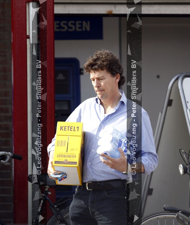 Monnickendam 25 maart 2010
Marc Klein Essink en Ella v Rumpt doen boodschappen.
Peter Smulders bv