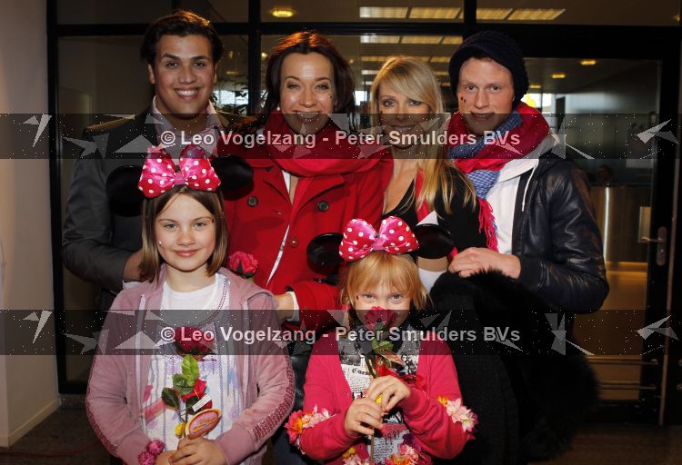 Amsterdam 1 april 2010
Premiere disney on ice in de rai. Marjolein Keuning met kinderen en Joke de Kruif
Peter Smulders bv