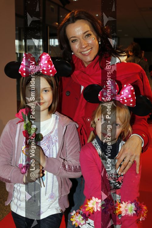 Amsterdam 1 april 2010
Premiere disney on ice in de rai. Marjolein Keuning met dochters
Peter Smulders bv