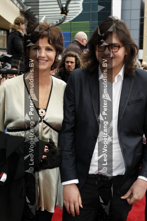 Scheveningen 11 april 2010
Premiere Mary Poppins in het circustheater. Martine v Os met zoon
Peter Smulders bv