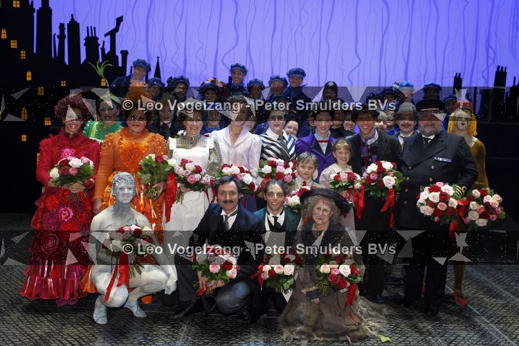 Scheveningen 11 april 2010
Premiere Mary Poppins in het circustheater met Noortje Herlaar en William Spaay Maike Boerdam en Hugo Haenen.
Peter Smulders bv