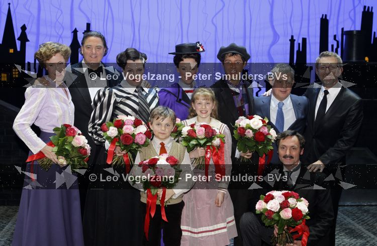 Scheveningen 11 april 2010
Premiere Mary Poppins in het circustheater met Noortje Herlaar en William Spaay Maike Boerdam en Hugo Haenen.
Peter Smulders bv
