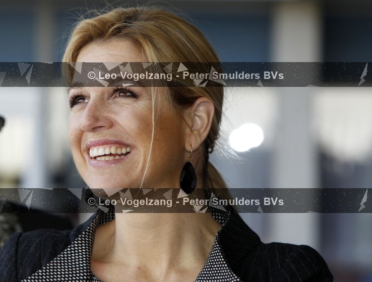 Veldhoven 13 april 2010
Prinses Maxima en Wolter Kroes bij het prinses Maxima ziekenhuis.
Peter Smulders bv