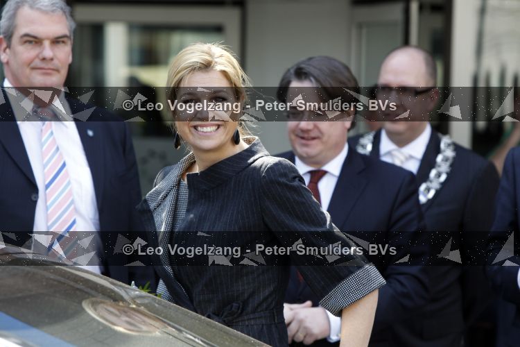 Veldhoven 13 april 2010
Prinses Maxima en Wolter Kroes bij het prinses Maxima ziekenhuis.
Peter Smulders bv